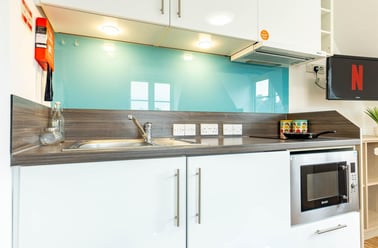 Lower North Street, City Centre, Exeter - Image 3